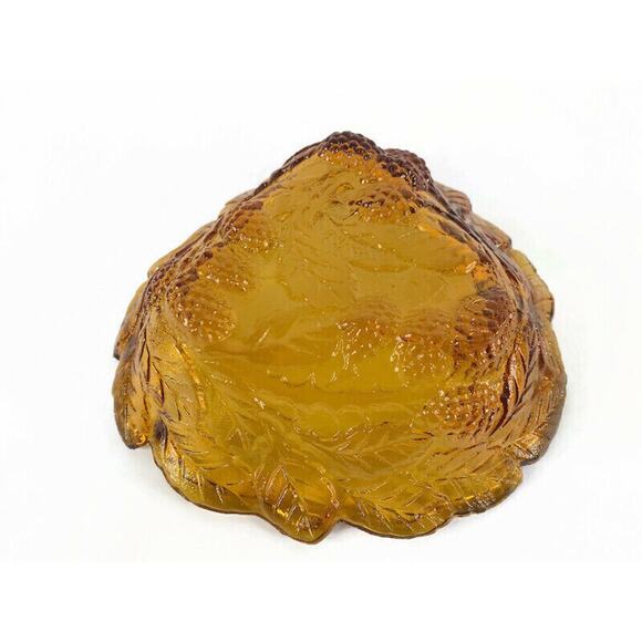 Amber Glass Raised Leaf Serving Dish Indiana Glass 7.25 x 7 Vintage - Picture 6 of 9